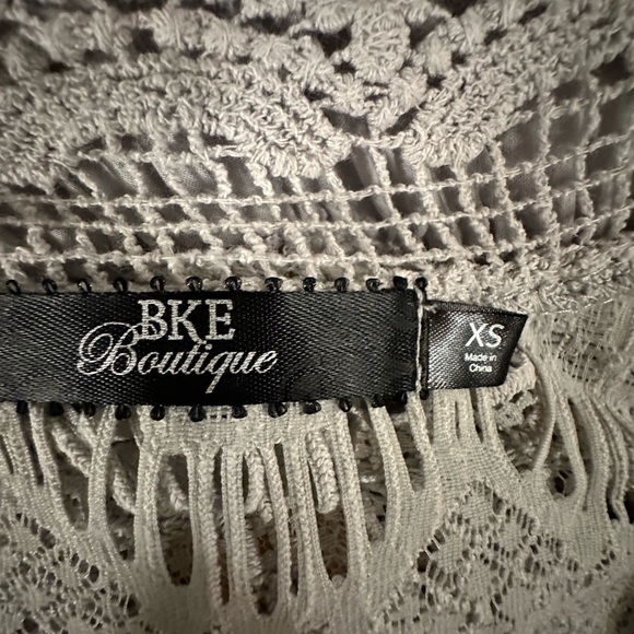 BKE Boutique Chiffon Lace overlay Flyaway Cardigan. Size XSmall Glacier … - Picture 10 of 14